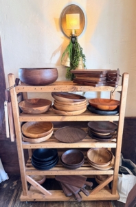 @sawduststudioturnery sells these wooden bowls. The company is owned by food stylist and cookbook author Suzanne Lenzer and former IT specialist Ken Rath who create a limited range of home goods from only salvaged and reclaimed New England wood.