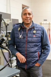 And here is Dr. Rodney Belgrave who was assigned to Bond's care. Dr. Belgrave has been the Staff Internist and director of the Internal Medicine Department at the Mid-Atlantic Equine Medical Center since 2003. (Photo by Karin Belgrave Photography)