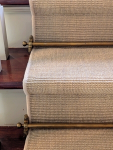 Then the stair rods are returned. Stair rods help to keep the carpet securely in place, but also add an elegant design element.