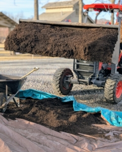 And then the patch is ready for a good layer of composted mulch.