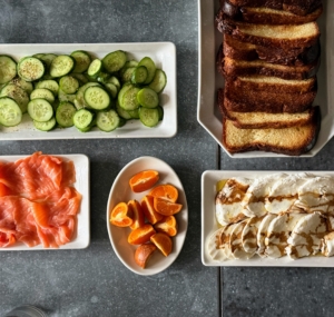 For lunch on this day, we enjoyed smoked salmon, fresh brioche, mozzarella drizzled with balsamic vinegar, cucumbers, and refreshing orange slices from my orangerie.