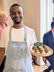 Tasty hors d'oeuvres were passed around to all the guests...