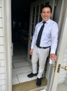 Look who it is - do you recognize him? This is my driver, Andres. He often helps with my lunches and dinners - serving and tending bar.