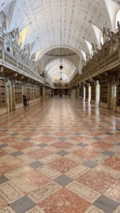 The complex is largely built of Lioz stone. It was designed by the German architect João Frederico Ludovice.