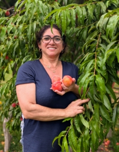 And do you follow me on Instagram @MarthaStewart48? I've had such an excellent peach season - lately, I've been picking peaches every day. Here's Enma picking more.