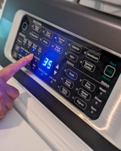 Speed Queen’s washer panel has easy to read options and allows one to customize the cycle for specific needs and times. Always be sure to configure the correct washer settings for a load. A regular cycle is best for sturdy and dirty items, while the permanent press setting is fine for the average load. Use hot water for white loads, warm water for the average load, and cold water for bright colors.