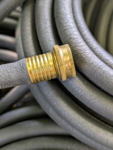 Both ends have industrial strength brass fittings. This is the hose connector at one end.