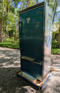 The new Viking professional VCBB5364RSS00 refrigerator is unloaded from the truck. This unit is a 36-inch bottom-freezer refrigerator. I felt this design may be more suitable for the prep kitchen.