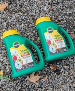 I use Miracle-Gro Shake 'n Feed All-Purpose plant food, which contains natural ingredients such as kelp, bone meal, earthworm castings, and feather meal.