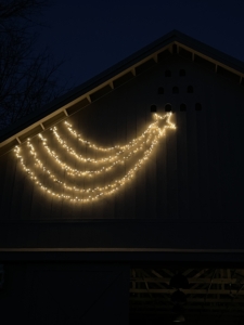 And look, once night falls, the stars shine so brightly. Do you know what a true shooting star is? A shooting star is actually a small piece of rock or dust that hits Earth’s atmosphere from space. It moves so fast that it heats up and glows as it moves through the skies. Astronomers call them meteors. Most meteors burn up before they even reach the ground. Happy holiday decorating!