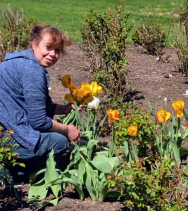 And cut flowers in the early morning or late evening when stems are fully hydrated and sugars are at their peak. And always use clean, sharp shears.