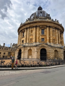 After our beautiful adventure in Dorset, we spent one day exploring Oxford. We were in awe of the majestic architecture of the Radcliffe Camera, the earliest example in England of a circular library.