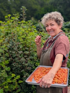 Patricia also fills an entire tray.