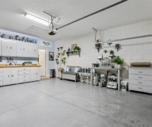 Jon redid his garage using some pieces he bought at my tag sale, so everything is in excellent order. With everything in its place, projects and tasks can be done without delay.