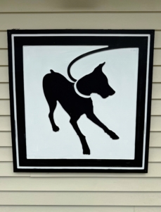 Delighted Pets has an indoor/outdoor structure and a two-acre well-secured, open space nearby, as well as services in Manhattan.